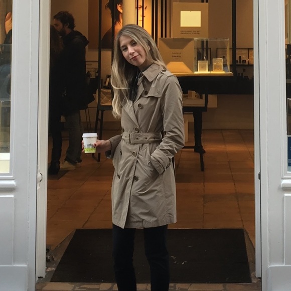 Burberry Jackets & Blazers - Burberry Classic Trench - US 4